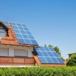 ¿Cuánto se ahorra con placas solares al mes? Ejemplos reales en España 2026